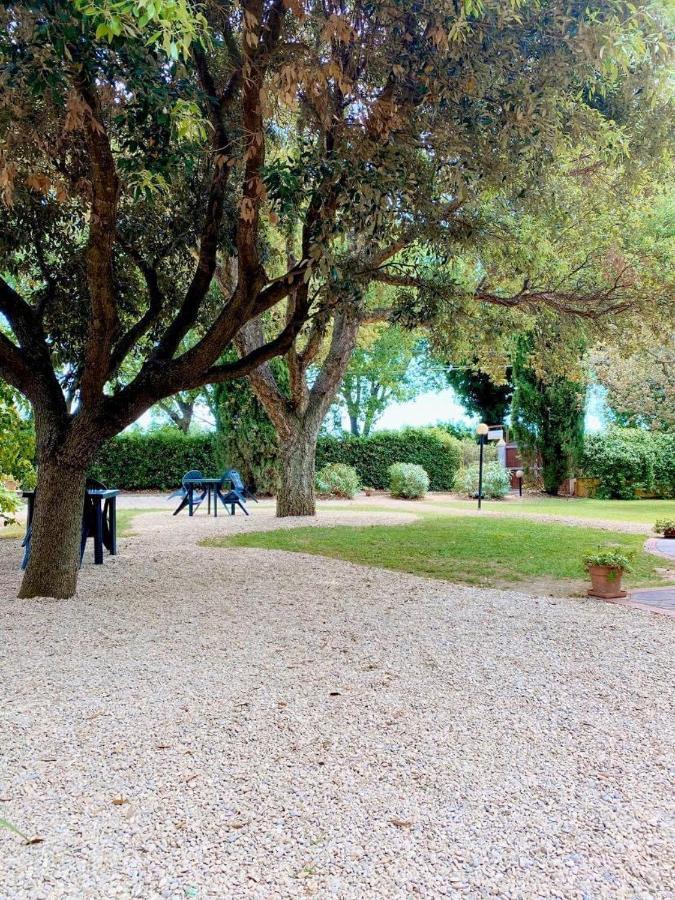 Bed and Breakfast Il Melarancio Pescia Romana Exterior foto